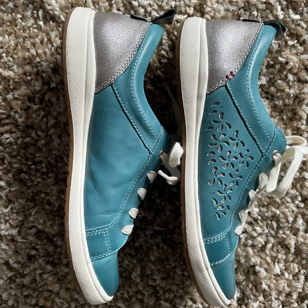 Joseph Seibel Blue and White Low-Top Sneakers with White Laces.  Worn Once - Picture 3 of 4